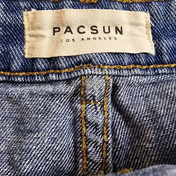 Pacsun Womans size 24/0 Mom Shorts Distressed Raw Hem Loose Fit Dark Wash Cuffed - Picture 5 of 8